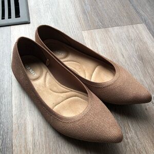 Old Navy Women's Light Pink Pointed-Toe Ballet Flats Size 8